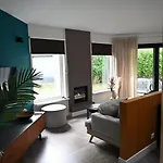 Bungalowpark Het Verscholen Dorp Vakantiepark 2*