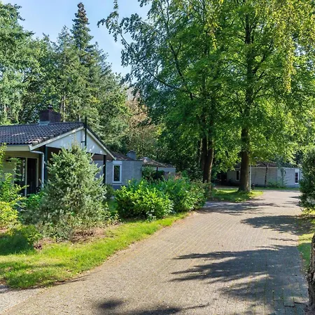 Bungalowpark Het Verscholen Dorp 假日公园