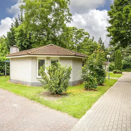 Bungalowpark Het Verscholen Dorp 2* ハルデルウェイク