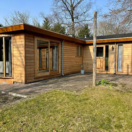 Bungalowpark Het Verscholen Dorp 2*