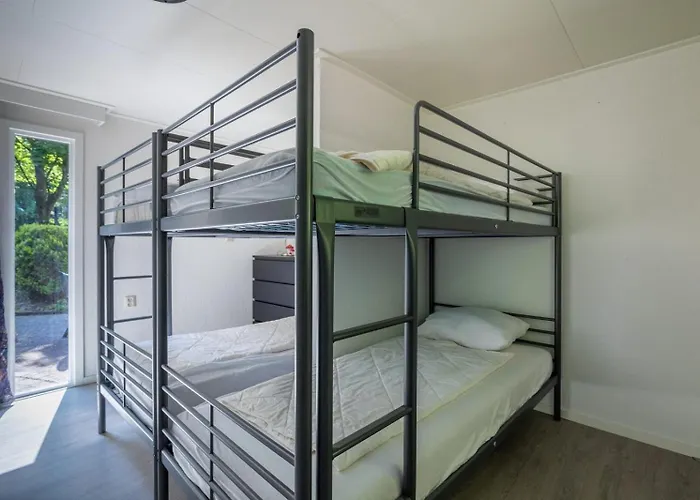 Bungalowpark Het Verscholen Dorp ホリデーパーク 2*