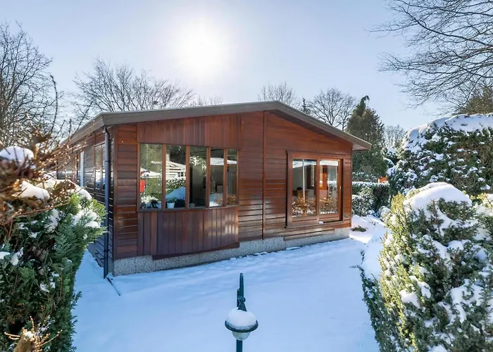 Bungalowpark Het Verscholen Dorp ホリデーパーク 2*