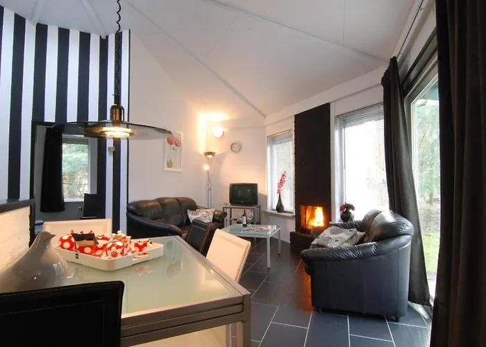 홀리데이파크 Bungalowpark Het Verscholen Dorp 하르데르웨이크