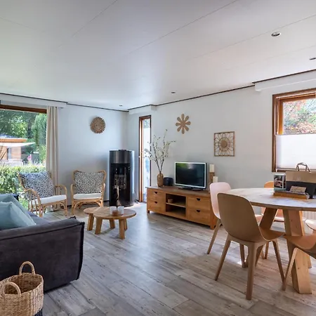 Πάρκο διακοπών Bungalowpark Het Verscholen Dorp 2*