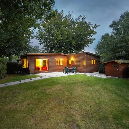 פארק נופש Bungalowpark Het Verscholen Dorp
