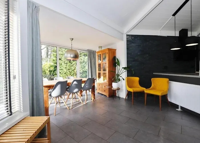 Bungalowpark Het Verscholen Dorp 2*