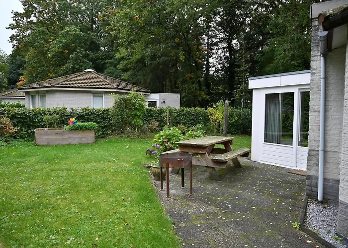 Bungalowpark Het Verscholen Dorp 2* הארדרוייק