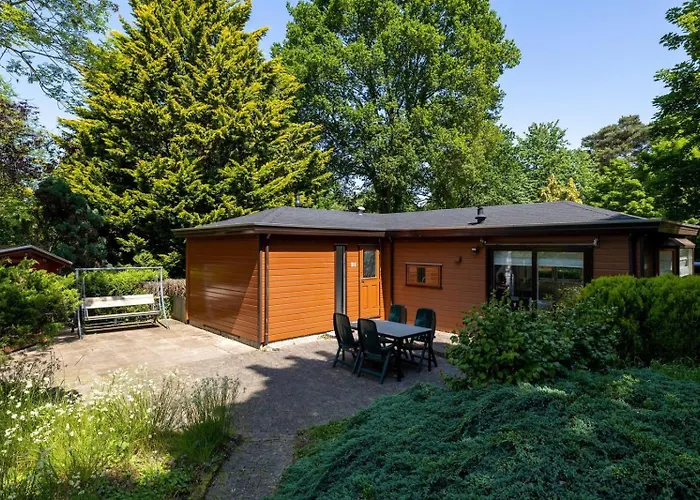 Bungalowpark Het Verscholen Dorp Tatil parkı 2*