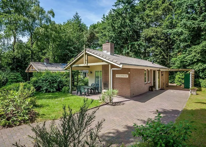 פארק נופש Bungalowpark Het Verscholen Dorp הארדרוייק