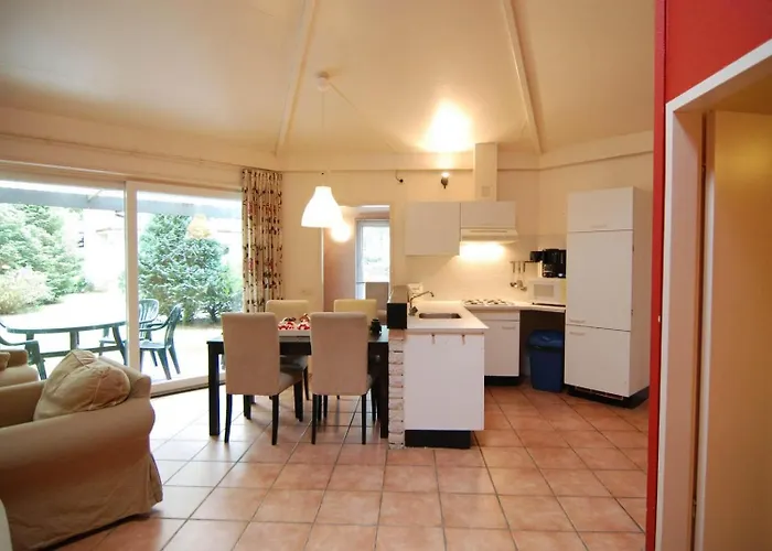 Bungalowpark Het Verscholen Dorp פארק נופש הארדרוייק