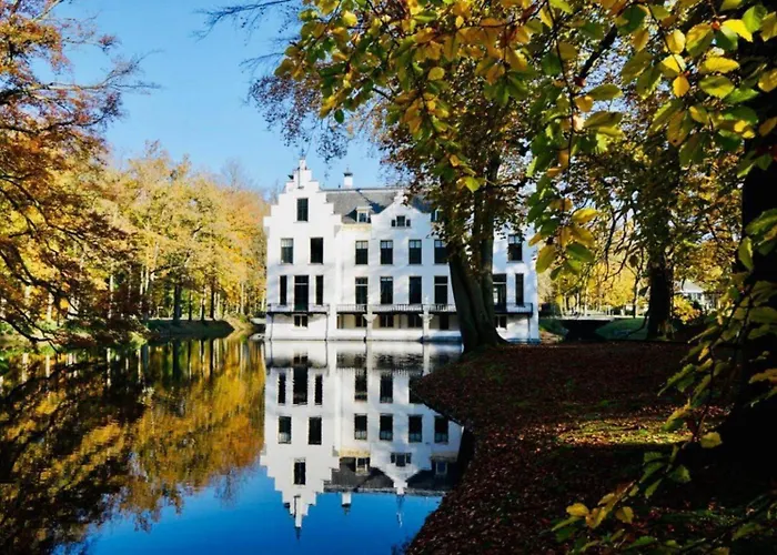 Tatil parkı Bungalowpark Het Verscholen Dorp 2*